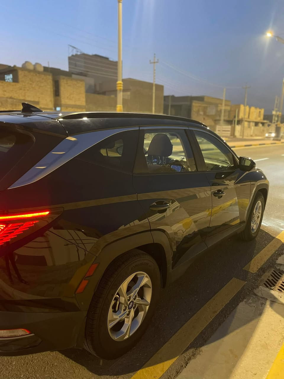 🚘🔥 للبيع توسان  SEL _2023 وارد أمريكي 🔥🚘

 حادثة موضحة بالصور، 
محرك 2500cc.

✨ المواصفات:
• بصمة + دخول ذكي
• صندوق كهربائي
• Apple CarPlay ربط وايرليس
• شاشة + كاميرا خلفية
• رادارات 360 درجة
• تدفئة كشنات
• تبريد قطعتين
• وضعيات قيادة متعددة
• هاند بريك إلكتروني
• Auto Hold
• ⁠توقف مؤقت تلقائي اثناء القيادة لمنع الحوادث Auto break
• إطفاء وتشغيل المحرك أثناء الازدحام
• خاصية النزول من المنحدرات
• مثبت سرعة تفاعلي
• المحافظة على المسار
• شاشة عدادات بشكل iPad
• ⁠تشغيل عن بُعد

✅ السيارة على الطبيعة أحلى من الصور
✅ بدون قطرة صبغ فقط بارد مكفولة 
✅ جاهزة من جميع النواحي

💰 السعر: 185 ورقة
💵 وبيه مجال بسيط
للتواصل 
***********
