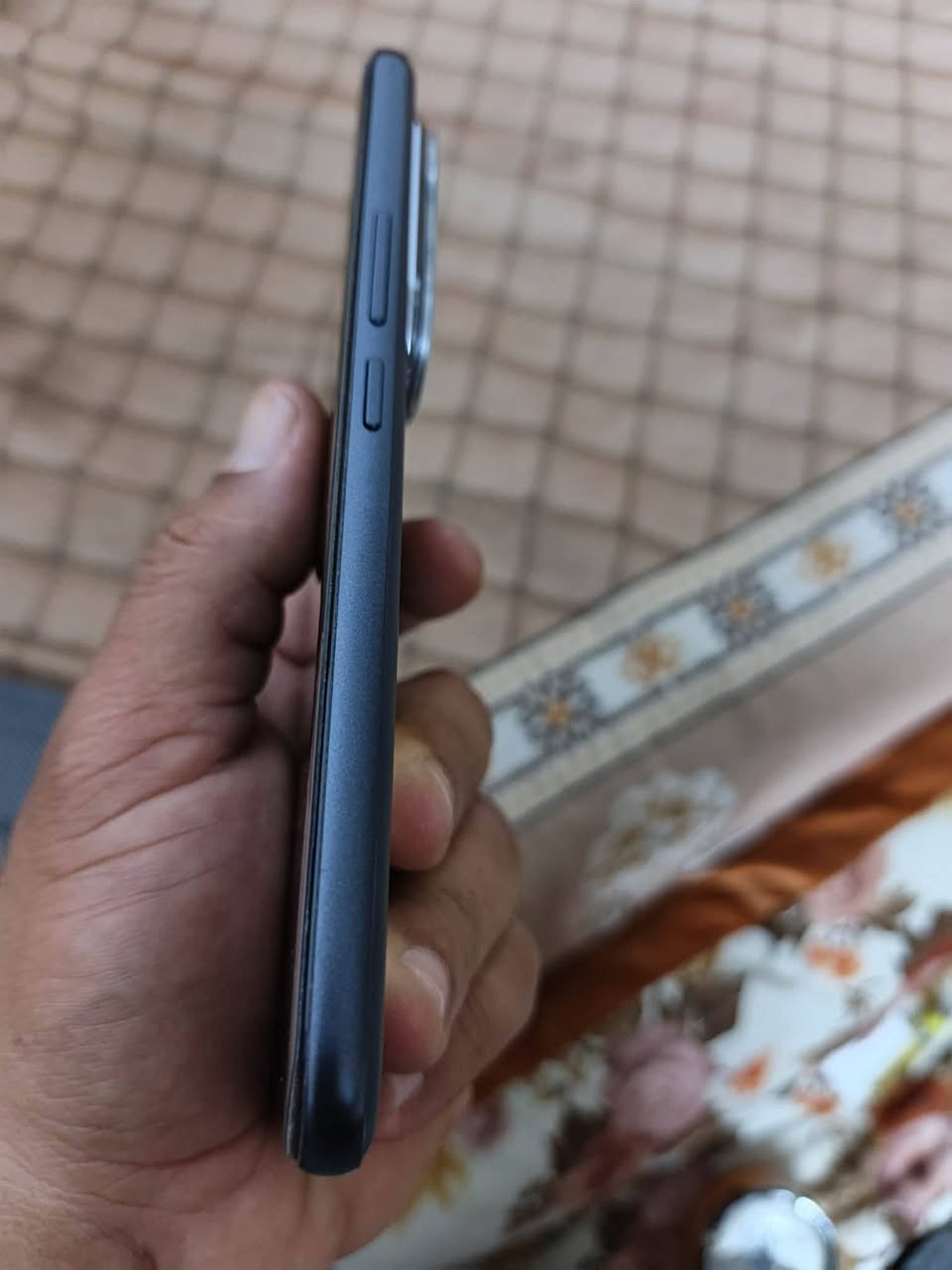 السلام عليكم هونر ٤٠٠ برو للبيع جهاز كلش نظيف بي فقط خنه بيسطه بالسماعه الفوك تجي وتروح مو بالسماعه مال الاتصال بدون ملحقات للبيع بسعر ٦٠٠ مكاني المحمودية *********** أو ***********
