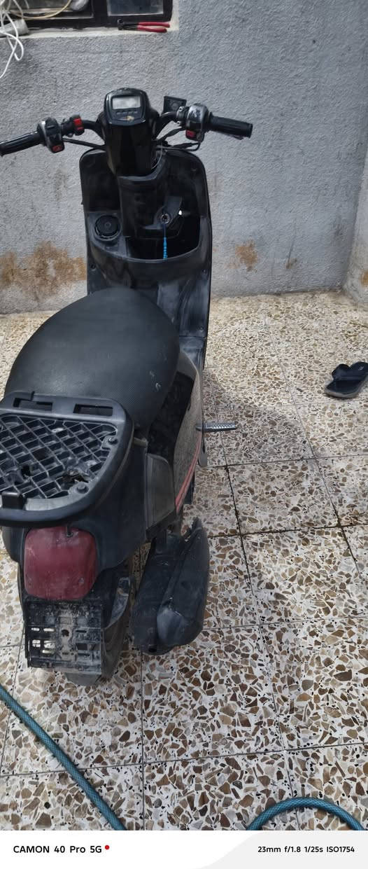 سلام عليكم دراجه بوليس نوزل للبيع دراجه نضيفه 
خير من الله لسعر 400بيه مجال حك جيتك مكان بعقوبه
*********** ل مو شراي لا يراسل
