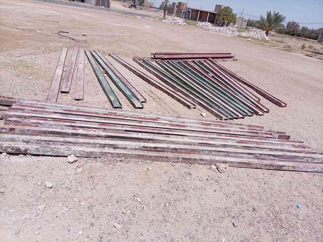مكلف بالنشر، السلام عليكم، شيلمان للبيع عدد ٣٤،،، اكو قياس ٥ متر واكو اقل ٥،،،للبيع سعر المتر ٩٠٠٠،بي مجال ،بيع مستعجل،المكان القريه العصريه قرب جمعيه العسافي، استفسار اتصال، ***********
