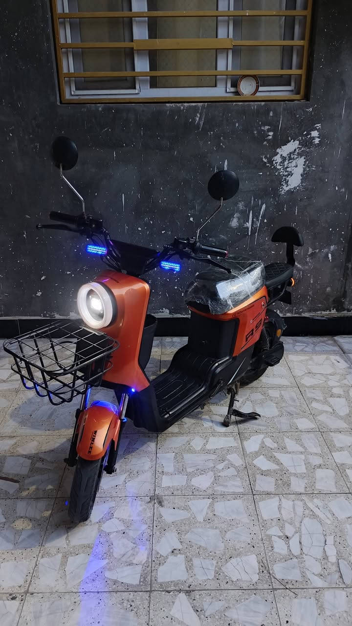 R9 • نظيفه جدا • ٣ بطاريات جديدة