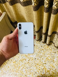 آيفون X • ٦٤ • شاشة مكسورة