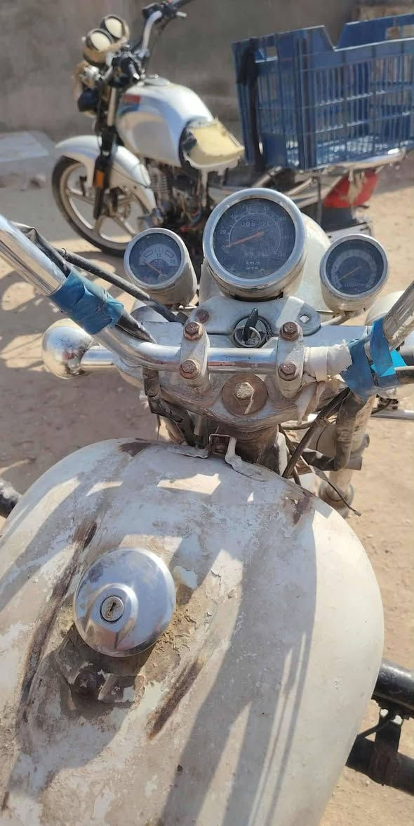 السلام عليكم ستوته امتيار كلك كلك شاصي بي لحيم محرك جديد  سعر ٣٧٥ بيه مجال الشراري مو يكول امسح منشور ويغلس مكاني للهلال رقم الموبايل ***********بي واتساب
