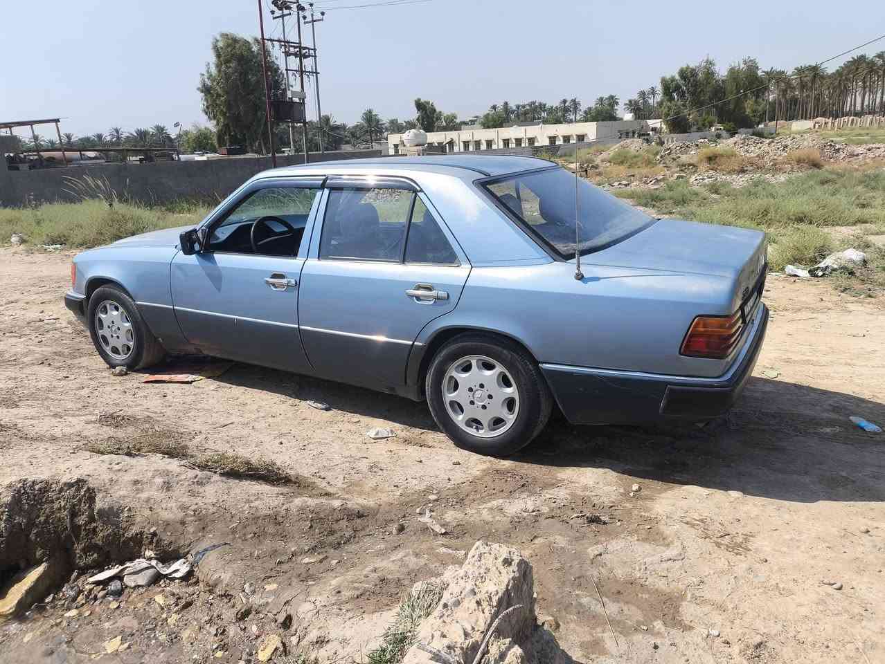 السلام عليكم من رخصه الادمن مارسيدس دب موديل ٨٨ بدون اي صبغ مكينه بطه كير مكينه بشرط سياره على وضع شركه قواعد دبل ع شركه برقي منها مامفتوح سعرها ٥٥ مكاني ديالى ***********

