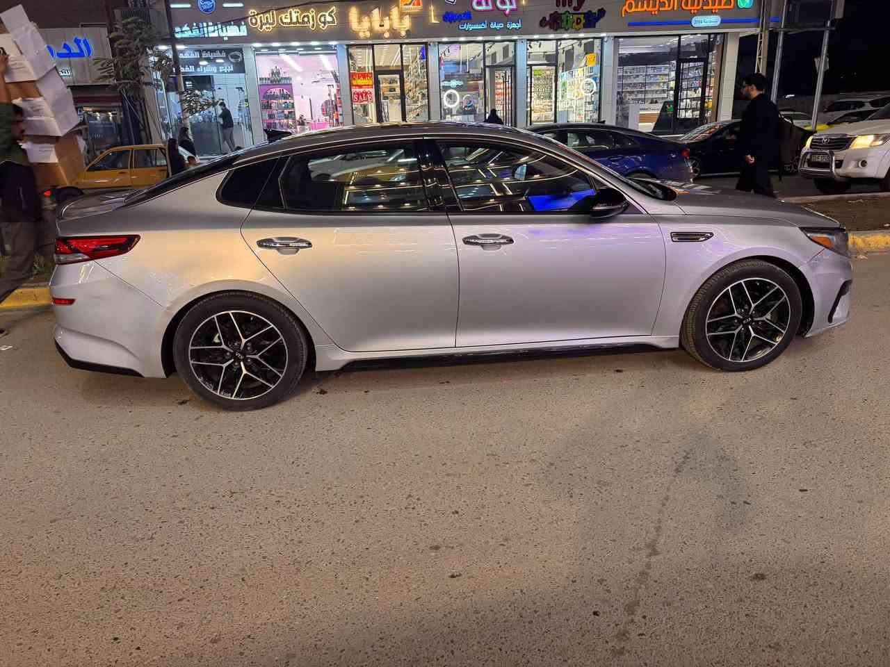 كيا اوبتما LX فول للاخير 2020 وارد أمريكي
🔹 العداد: 84 ألف ميل
🔹 بانوراما
🔹  بصمة 
🔹 حساسات النقطة العمياء 
🔹 كشنات جلد
🔹 كشنات تدفئة
🔹 تحكم كهربائي بمقعد السائق
🔹 حساسات أمامية وخلفية
🔹 كاميرا خلفية
🔹 تحديد مسار
🔹 تنبيه الخروج عن المسار
🔹 تنبيه التصادم الأمامي
🔹 فرامل طوارئ تلقائية
🔹 قيادة ذاتية
🔹 شاشة كبيرة

حداديه نص عمر 
هزه منتهيه بشهر ال 6
150 وبيها مجال 
مكان السيارة بغداد ساحة الميدان 
***********
