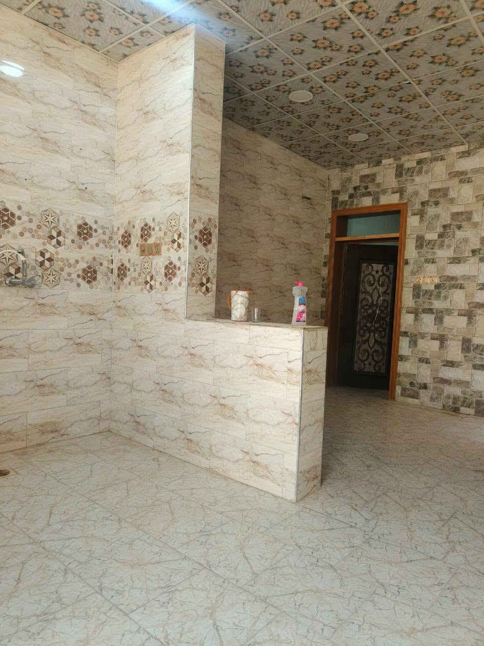 ييت 🏠للرهن المساحه 50 متر حي النداء ✅ شارع مجمع بيتي 📌خلف مول بغداد سعر الرهن 13 مليون مده الرهن سنه وقابل للتجديد يحتوي على 
✅غرفه 
✅صاله 
✅مطبخ 
✅حمامات 
للاستفسار ***********
