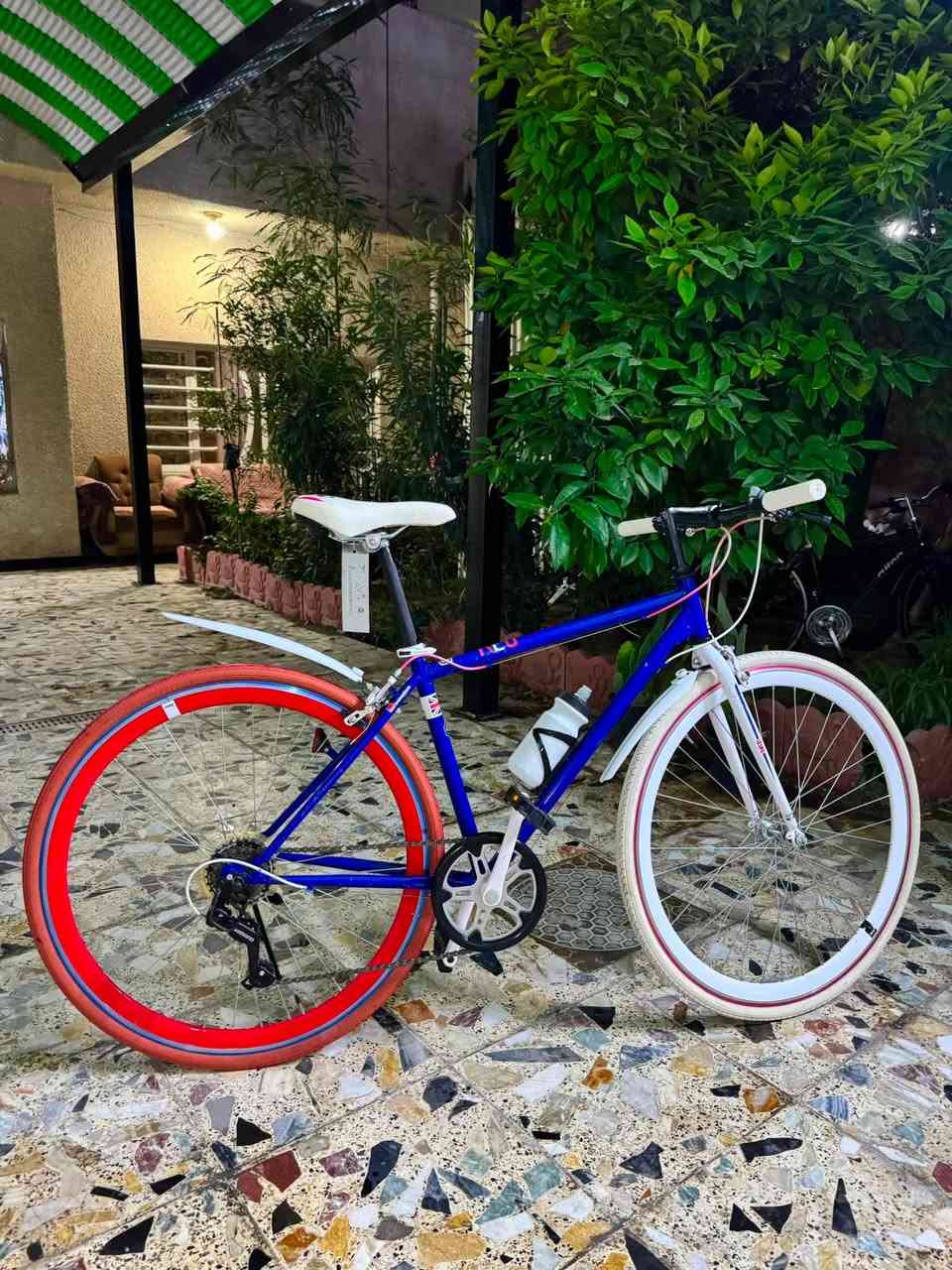 أخوتي اليوم موديل وقطعه مميزه 🇬🇧أصلية🔥🔥
🔵 بايسكل c700 حجم28🚴🏻‍♂️ فريم L قطعة بريطانية🇬🇧 أصلية 

🔵الوياله مختمه وبلاد ✅ تايرات نوع KENDA🛞💯

🔵نظام السستم SHMANO ☀️ 

🔵نظام البريكات TEKTRO🔥بحالة الوكاله 

🔵نظام فتح قفل PROMAX✅ كولهه مختمه

🔵سرج طبي للمسافات الطويله يتحمل اوزان لل 150KG 

🔵قاعدة مطاره+مطاره أصلية🔥 

🟡القطعه كاملة من الويل للويل ✅

/🔆وبسعر جداً جداً مناسب/🔆 

🟡 السعر  ١٥٠ الف قفل🔥🔥🔥 
📍مكاني بغداد الأورفلي📍 

رقمي📞  ***********
