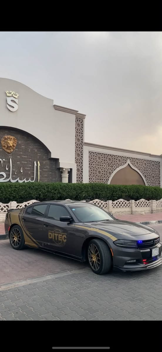 جارجر2015sxtوارد كندي
عداد المسافة210الف كيلو 
بغداد بسمي مابيها نقص بس حدادية 70‎%‎
كزوز رياضي ويل ياباني اصلي 
السعر 160وبيها مجال مكاني نجف
***********
