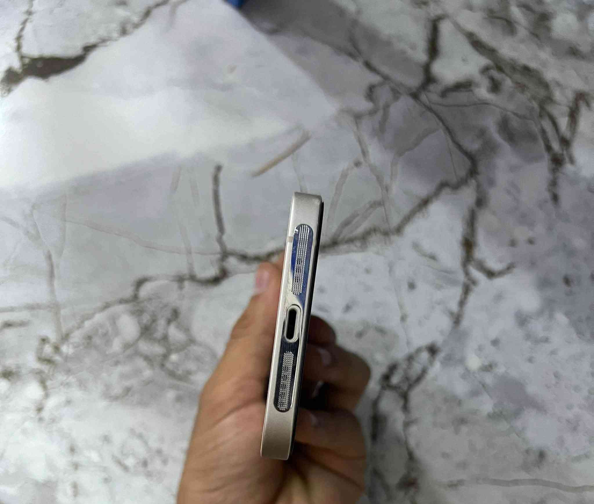 ايفون 13 عادي جهاز نضيف مستبدل بطاريه اصليه فقط الباقي كله جديد بس بطاريه مبدل ذاكره 128
جهاز دبل خط☎️☎️ 
العنوان بغداد ابوغريب 

الاستفسار ‪***********‬📞
***********📞
