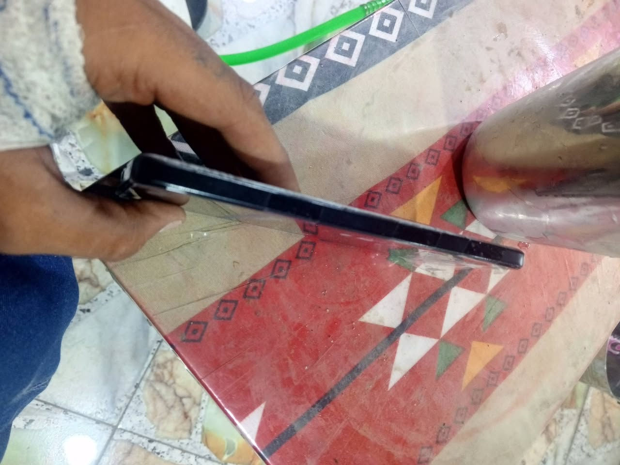 بوكوو m7فايف جي جهاز بدلته شاشه وشاشه موضحه طكت من فوك و سكتت حتركت يرادله شاشه فقط باقي كله شغال شرط سعر 100بيه مجال ومواصفاته معروفه غني عن تعريف جهاز راقي شاشته ب35 متوسطة نوعيه حلوه شديت ام 60انا بس طكت او مراوس بجهاز حلو ***********
