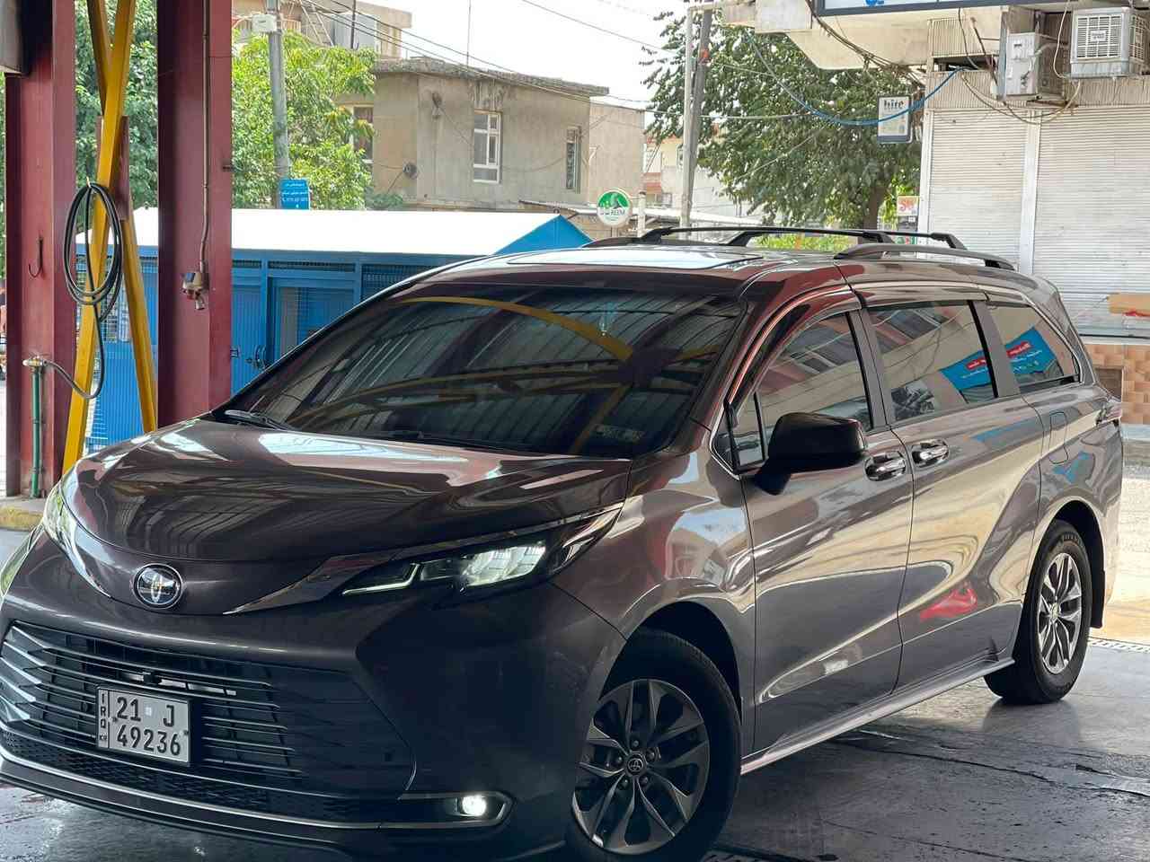 السلام عليكم 
تويوتا سينا هايبرد 
موديل ٢٠٢٤ 
مواصفات XLE 
رقم سليمانيه باسمي
نص بونيد صبغ ارباك طاك راجع سستم 
مكان سليمانيه داخل 
***********
