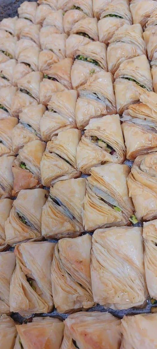 معمل يوسف الحلوني • حلويات • توصيل بغداد