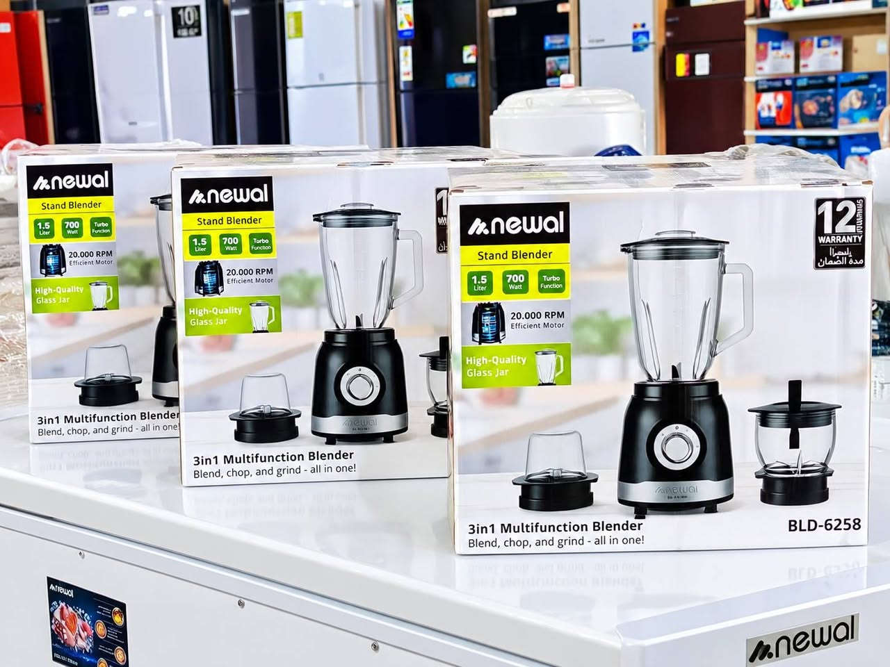 خلاط كهربائي من شركة Newal.(نوال) 
الموديل: BLD-6258
القدرة: 700 واط
السعة: 1.5 لتر
السرعة: 20,000 RPM
الوظائف: 3 بـ1 — خلط، فرم وطحن
الوعاء: زجاج عالي الجودة
ضمان سنة 
📍العنوان النجف الاشرف حي عدن مقابل مطبعة الرائد. 
للطلب والاستفسار الاتصال على الأرقام التالية:_
https://wa.me/9647758153153
https://wa.me/9647858153153

