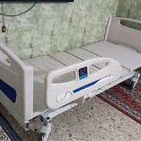 سرير طبي • كهربائي • ٤ حركات