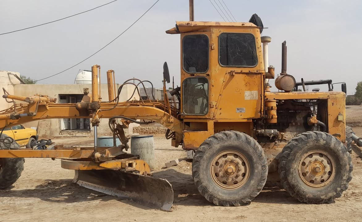 سلام عليكم 
كريدر كوماتسو 37للبيع 
مكينه جاهزه حالين بلشغل 
***********
