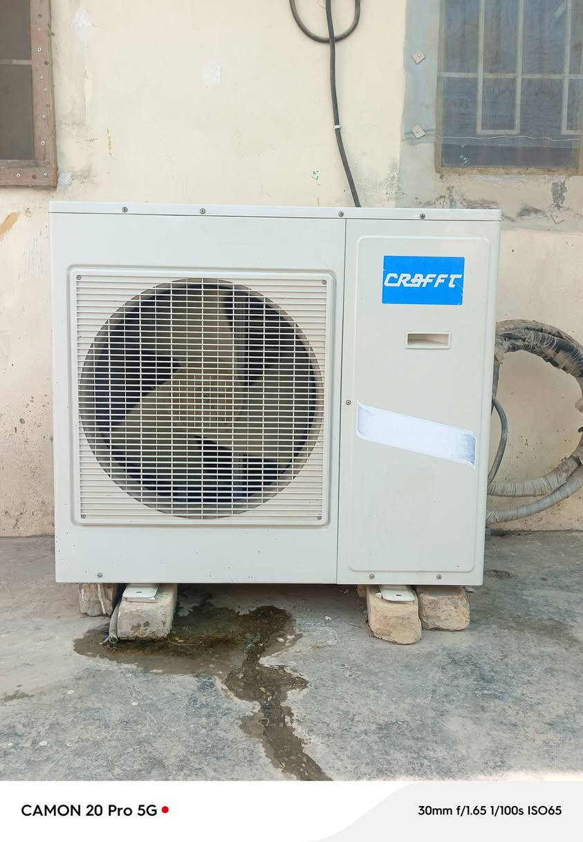 للبيع 📣 سبلت كنتوري (دولابي) ماركة كرافت (Crafft)
السعة: 3 طن (36000 BTU)

​الموديل: CRFTSP-36HR

​نوع الغاز: R22

​الحالة: نظيف ومرتب وشغال وبحالة ممتازة.

السعر : 600 الف وبي مجال ❤ العنوان ديالئ 

ملاحضة : كسر كارتونة وعلئ ايدي  بيع مستعجل 

الرقم : *********** للاستفسار واتساب

نص مكتوب في الصور:
- CAMON 20 Pro 5G 27mm f/1.65 1/100s ISO468
- CAMON 20 Pro 5G
- 30mm f/1.65 1/100s ISO65
- CAMON 20 Pro 5G 27mm f/1.65 1/100s ISO442