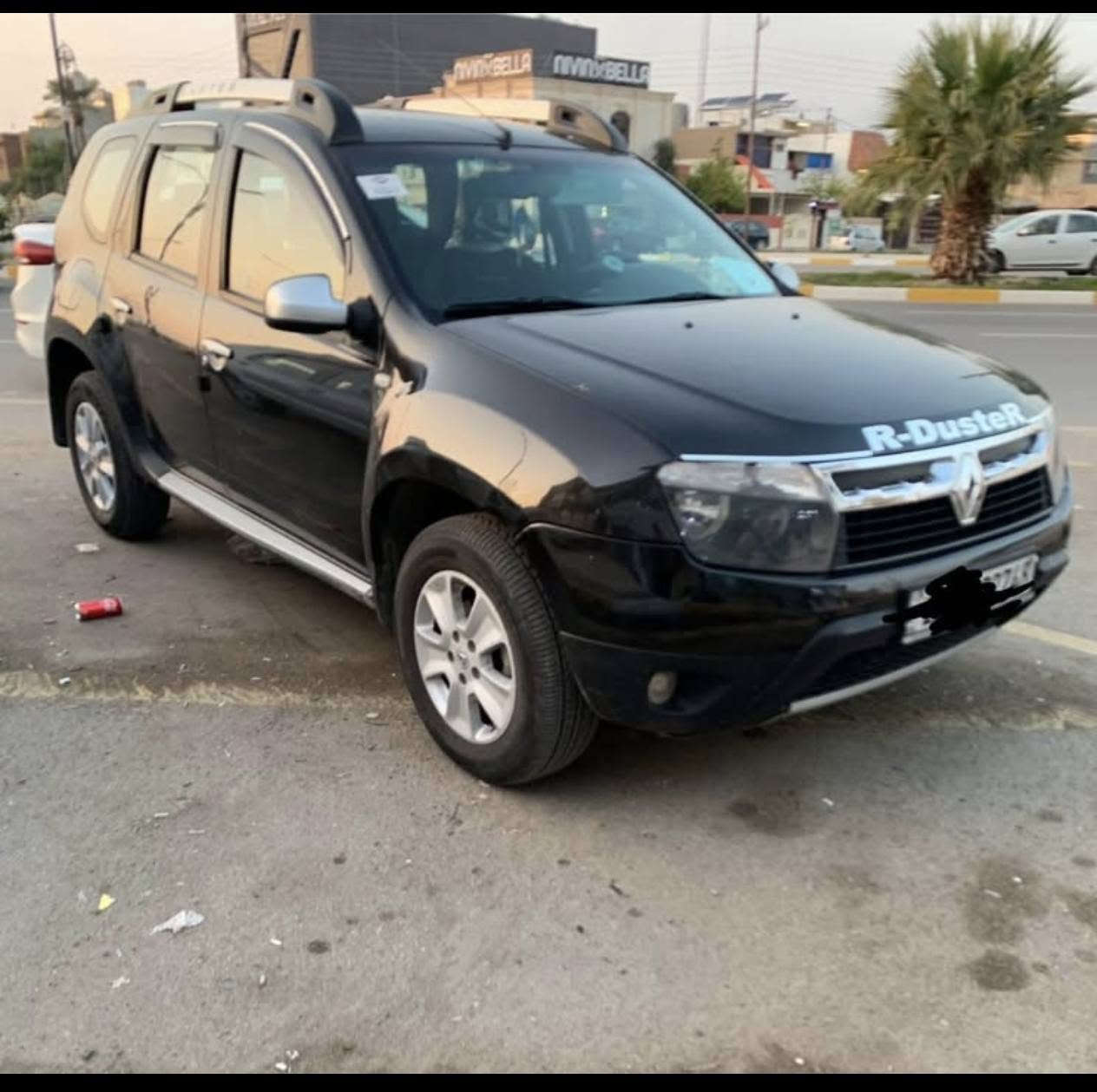 رينو داستر ٢٠١٥ رقم سليمانية انكليزي وسنويه ٢٠٢٧ بأسمي
محرك ٢٠٠٠ اوتو 
مواصفات معروفة 
ماشية ١٥٠ الف حقيقي 
تايرات وكهربائيات وصدر وباتري بدون عيب 
( بيها جامرلغ سايق + نص باب سايق + نص جامرلغ خلف سايق بدون دواخل وصبغ بدبي درجة اولى حتى ابو الفحص اتعجب )  
وبيها حالوب سقف بسيط .. 
مكان السيارة كركوك  ( شرط التحويل بدون وكالات ) 
السعر ٧٧ ورقة 
للتواصل واتس اب  ***********

نص مكتوب في الصور:
- 1 من 6