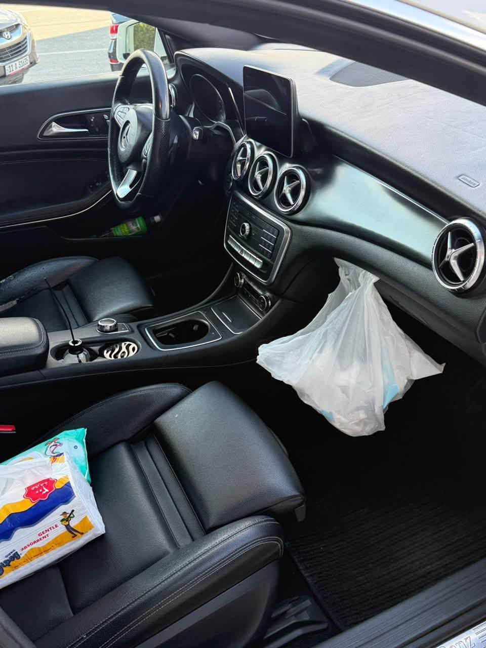 CLA250 2018
قطعة نادرة ومميزة 
Full AMG kit
مواصفات المارسيدس المعروفة
رادارات 
نقاط عمياء 
بانوراما 
تدفئة مقاعد 
خزن مقاعد 
اربع انظمة قيادة 
انارة داخلية لد بلادي
دخول ذكي 
لايتات داينمك
السيارة داخلة سيرفس كامل 100% ومصروف عليها 
وبعد هواية مواصفات بيها جناية المارسيدس يعرفوها 
ملاحظة/ السيارة موديل 2018 يعني الفيس لفت الجديد 
شاشة كبيرة 
لايتات لد 
بك لايت ايضاً لد 
رقم الشاصي مرفق مع الصور 
حادثها بسيط جداً من امريكا بس بالكصة مال البنيد 
السعر 17,800$ السيارة جديدة 
السعر قابل للتفاوض شي بسيط 
لاتنسه اللون بهالنظافه شي نادر لان ماكو ابيض 
ومقدما بالعافيه علئ اللي تصير من نصيبه 
كت ال AMG مستورد من الامارات وانشد  بالعراق
مكان السياره بغداد اليرموك 
للتواصل: 
***********
