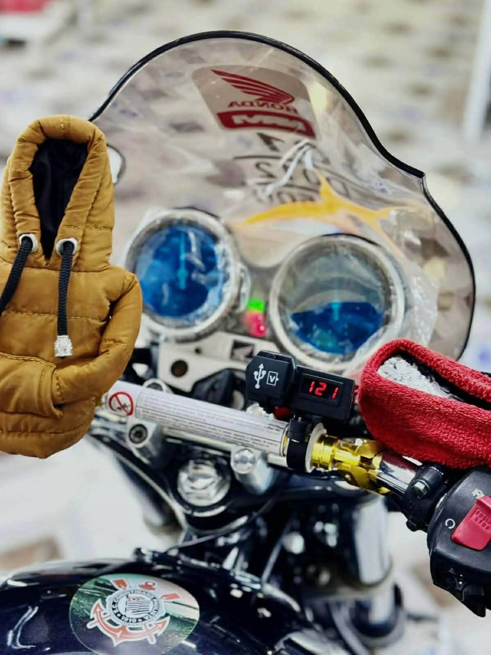 السلام عليكم.
للبيع
دراجة هوندآ Cb400
جيل ثالث
سكيورتي. 
وضع شركه كير ومحرك كفاله.
مكانها الانبار الخالديه
للٌاستفسار ***********
