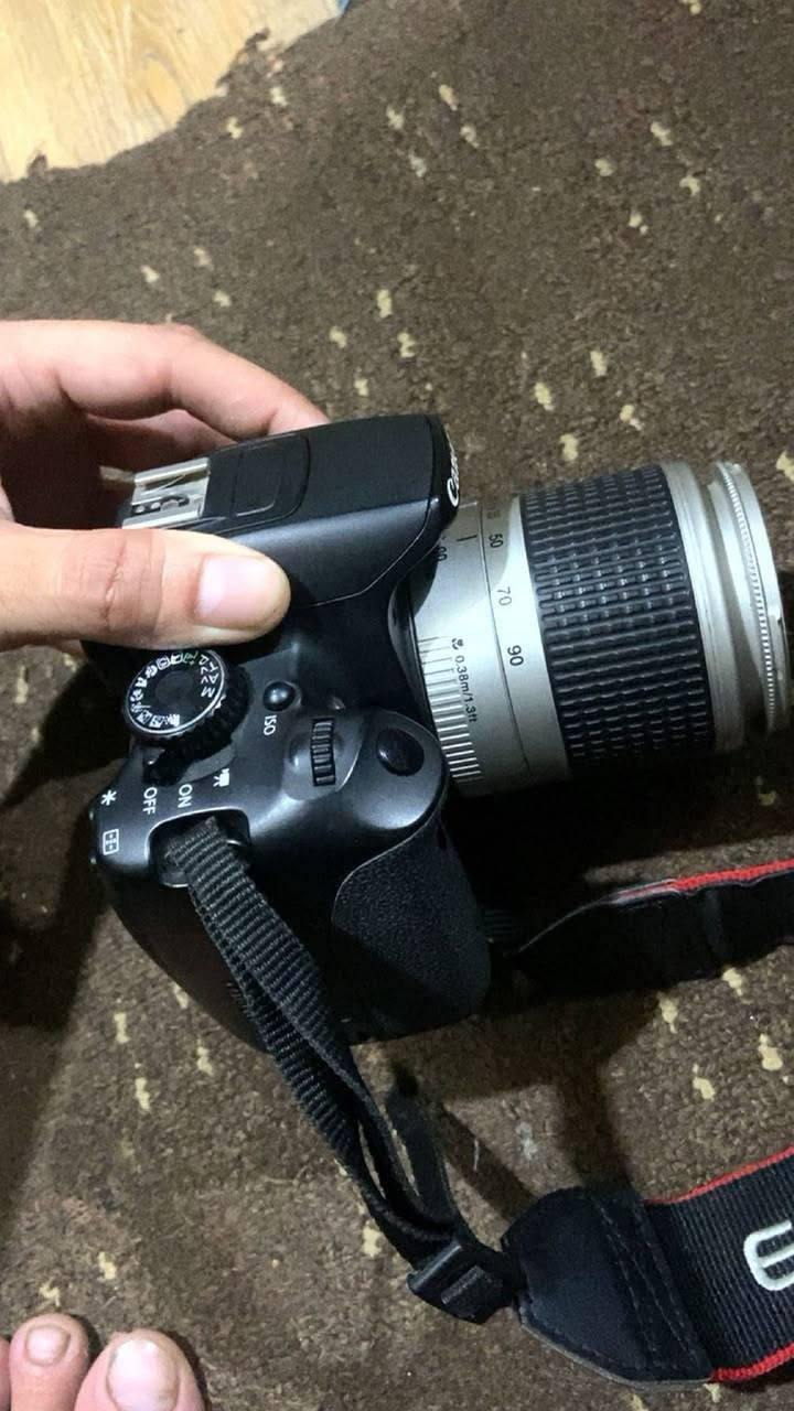 كانون EOS 550D • ١٨ ميغابكسل • عدسة ٢٨-٩٠مم