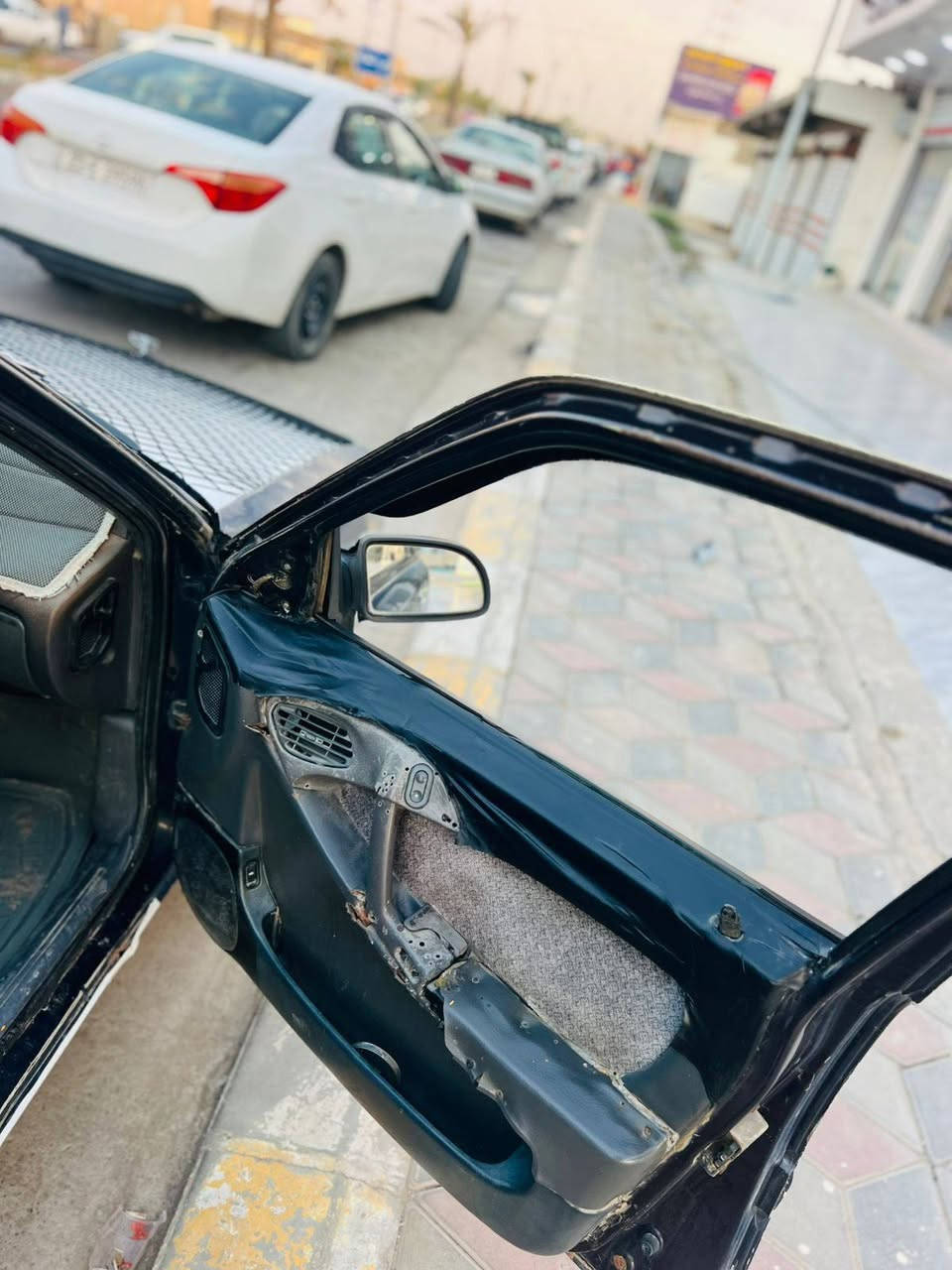 السلام عليكم 
سياره دايو اسبرو 16 
كير محرك 
تخم تاير جديد 
كهربائيات كلها شغاله 
صدر امامي خلفي 
الاستفسار ***********
