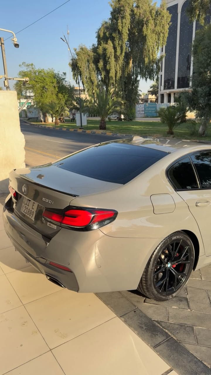 BMW 530i M 2021 🇩🇪
السياره فول واحد على واحد ام اصل كل السياره بلاديه من ويلات والكت وفجوج السيارات ام ( فجوج كبار ) تختلف عن العاديه 

ممشى السياره 39 الف مايل حقيقي

مواصفات السياره معروفه أهمها كشنات 700 ، داتاشو ، كامرات ٣٦٠ حساسات ٣٦٠ ، تدفئه مقاعد ، ايمائات بالشاشه ، هاند بريك دكمه ، نقاط عمياء 

السياره وارد أمريكي حادثه بسيط باب عكس سايق مضروبه ونفسه مصلح ومصبوغ بدون تبديل وسونار السياره موجود جديد ، ايرباك سستم وراجع كامل ..

السياره جديده بالكارتون وصور الداخل موجوده والنصبه مالتهه وصفر مسج وكل صيانته غراض اصليه من دهن وفلاتر وكلشي حته الإطارات الي جواها جديده تخم كامل ، كامله مكمله مناقصه دينار واحد 
 
اخواني السياره نضيفه ومتتقارن بالمهجومات والراكضات 

سعر السياره 33,800 (338) ورقه وبيه مجال شي بسيط 

مكان السياره بغداد الأميرات للتواصل : 
*********** 
واعتذر عن الاطاله 🤍
