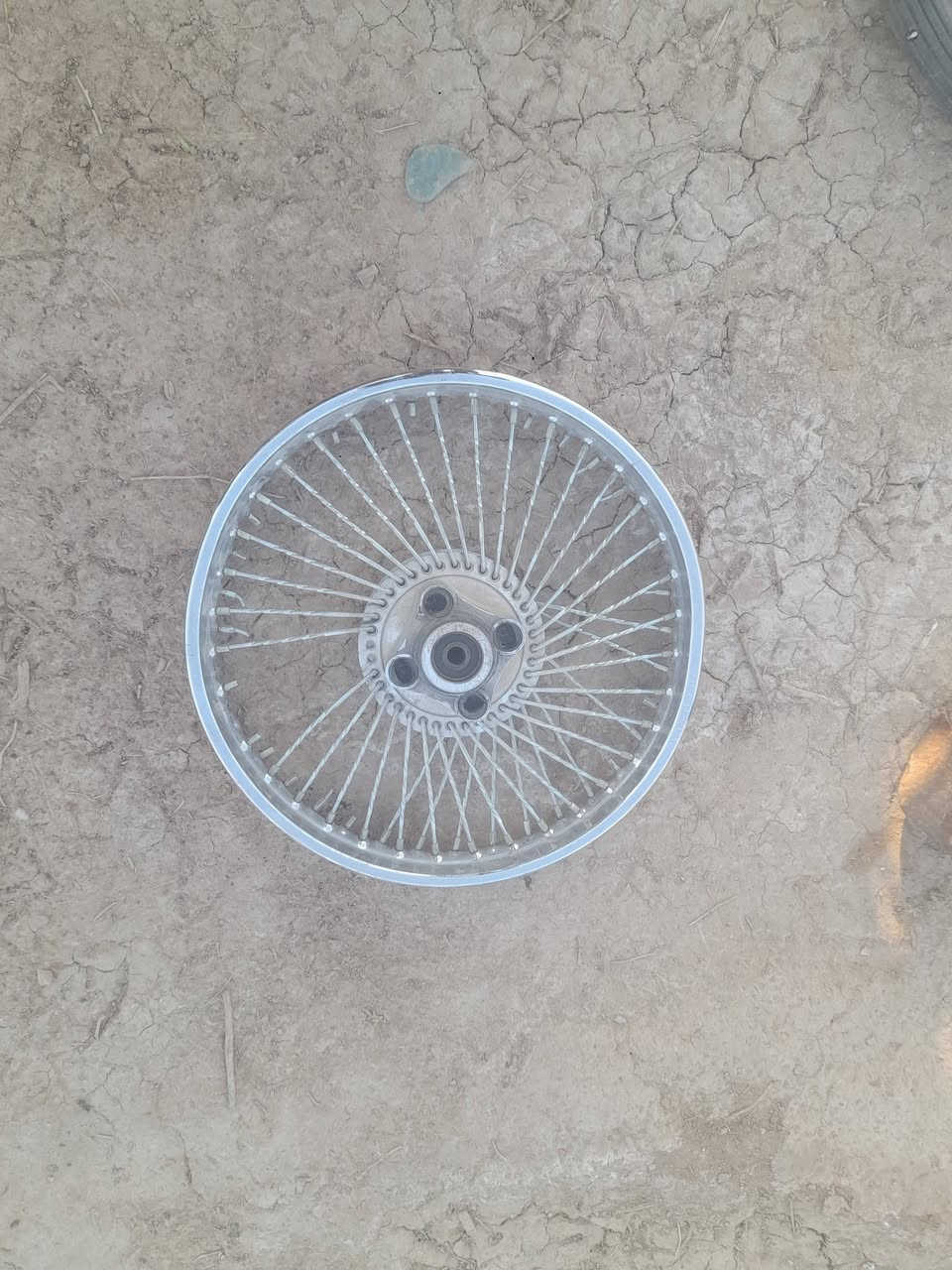 السلام عليكم اخوان غراض دراجات مثل ما واضح بل صوره مال ايراني وفيوم دايوان للبيع قيم واخذ مكان بغداد 
للستفسار‎***********
