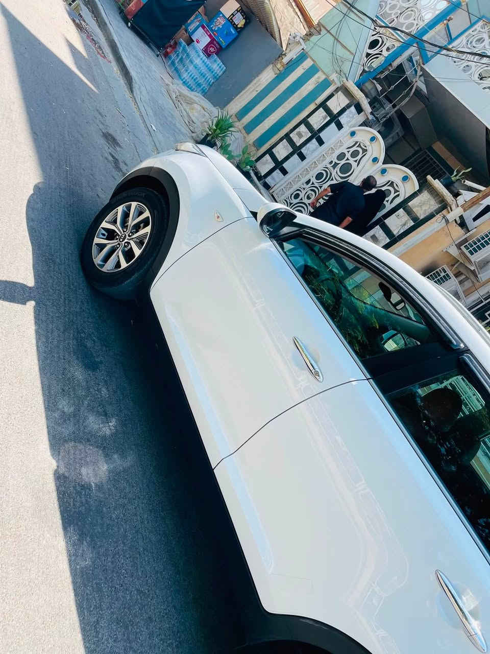 السلام عليكم كيا سبورتج للبيع (بدون مراوس) موديل ٢٠١٥  خليجي بدون صبغ مكفولة كفالة عامة من الضربة ومن الصبغ رقم بغداد مشروع وطني وبسمنة تحويل ثاني يوم ماكو اي شكال علما ان السيارة صارلهة عدنة (٥) سنوات علة ايدنة استخدام شخصي ممداورة وبسمنة عل ابلاد
مواصفاات السيارة
(1) مكينة دوش ١٠٠/١٠٠+ تحكمات ستيرن
(2) كير مكفول+ كامرة خلفية
(3) صدر وتبريد وتدفئة درجة اولى
(4) ميكانيكيات وكهربائيات وحدادية ١٠٠/١٠٠
(5) تخم تايرات جدد+ داخل غرفة جديدة
(6) كشنات جلد داخل مشمشي
(7) ااسيارة جاهزة مابيها اي نقص
(8) السعر ( ١٤٩ ) ورقة وبيها مجال
(9) المكان بغداد الكرخ 
(10) للاستفسار   ***********
