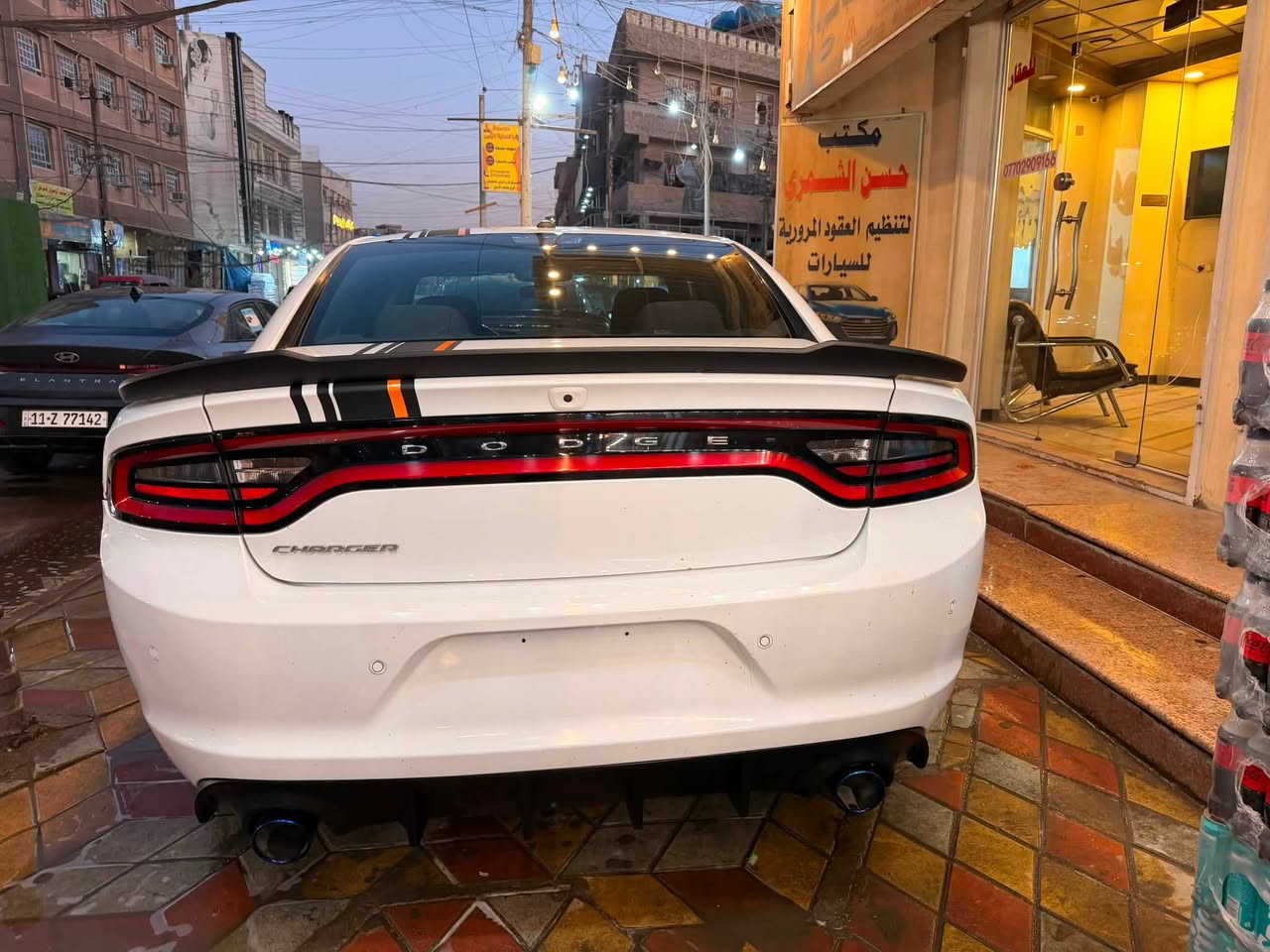 السلام عليكم
دوج جارجر موديل ٢٠٢٢ 
حادث جاملغ وبنيد بدون دواخل 
دبل ايرباك بدون لوحات 
***********
