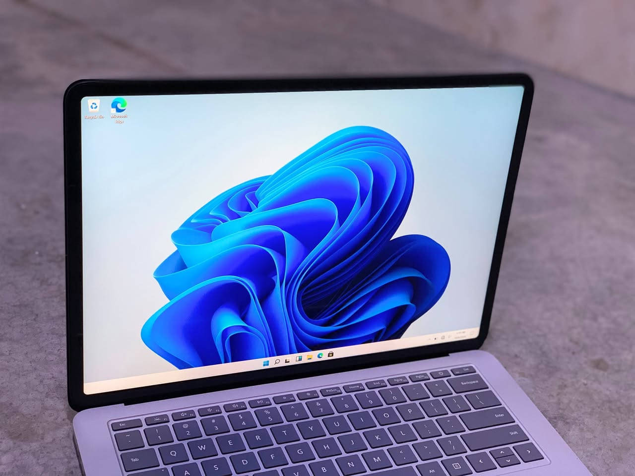 Surface Laptop Studio • i5 الجيل ١١ • رام ١٦ جيجا