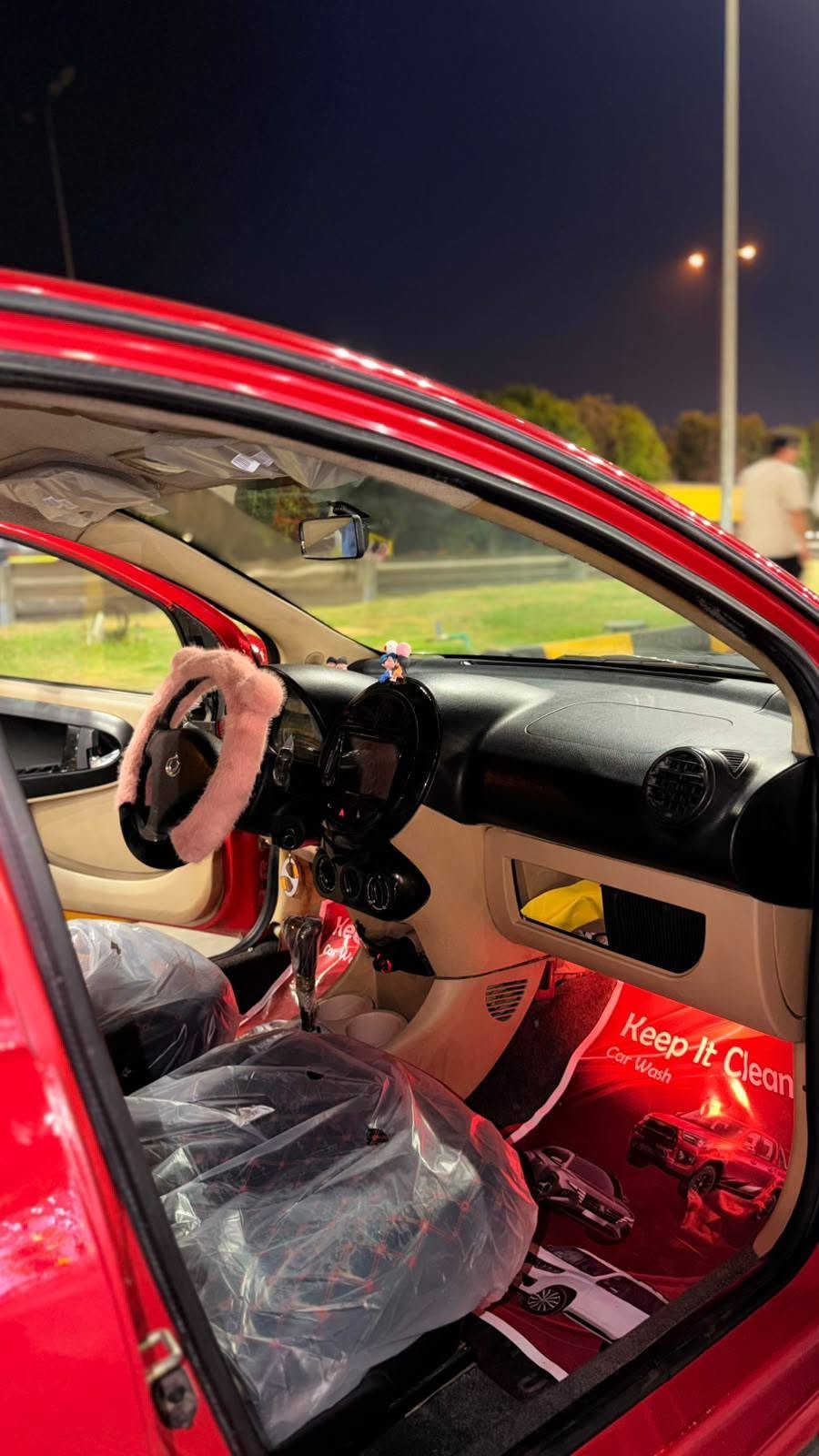 باندا  رقم بغداد 
باتري جديد
تبريد ثلج
تايرات تخم ديد
ويالة جدد
سيارة متعووووب عليها للجني ولليدور جديد ما تصرف عليها اي فلس
السعر46 وبيها مجال بسيط
للاستفسار
***********
بغداد
