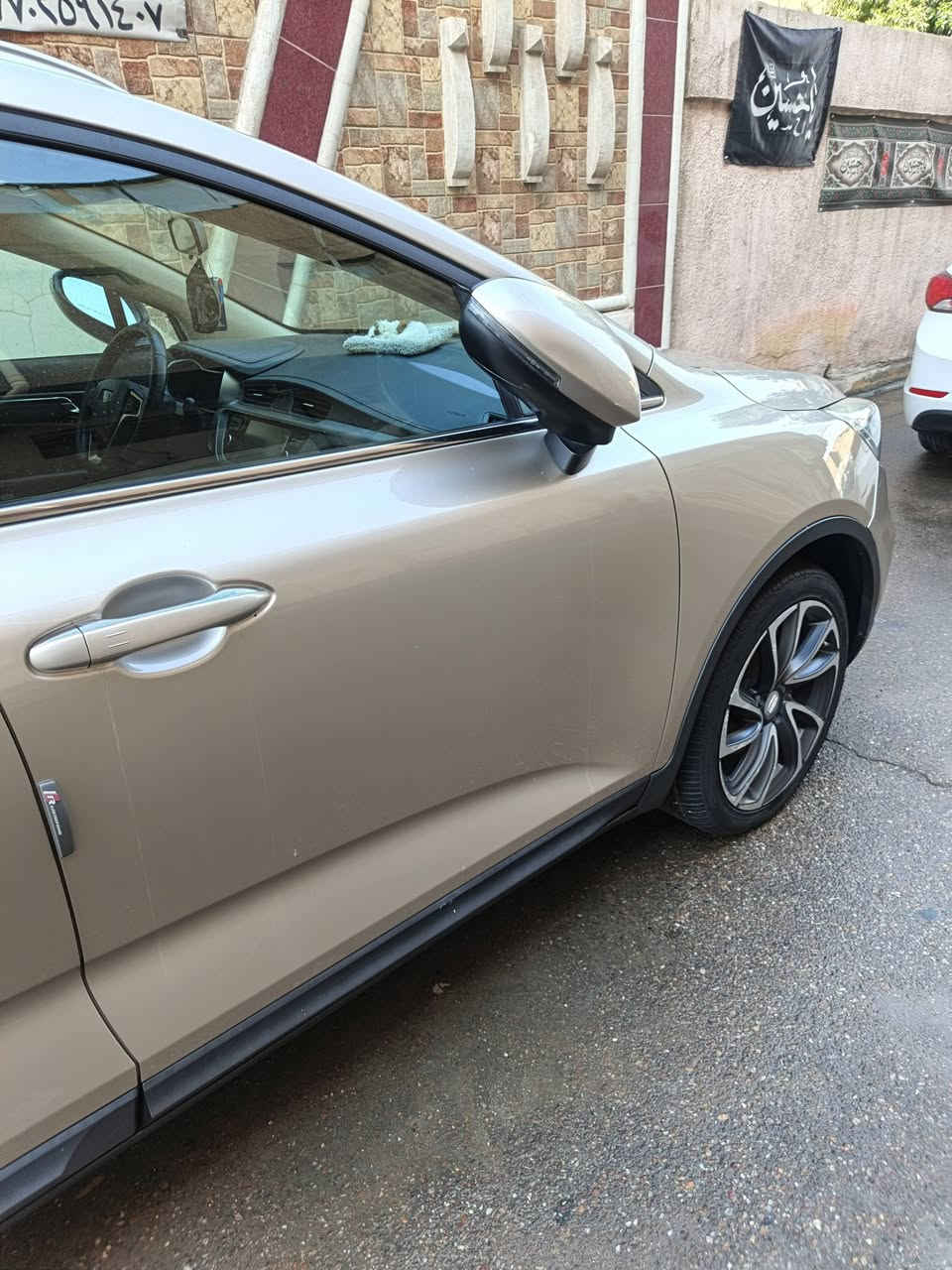 بيع أو مراوس حسب الرغبة
***********
جيلي امجراند GS بانوراما موديل 2021

مواصفات سبورت فول بصمة تشغيل .. اللون ذهبي ماشية 28 الف

🟩 السعر _ 115 

شاشة /كرسي كهربائي /مري شفط /سايد بريك بصمة / كراسي جلد /اوتو هولد 

محرك  1800

محرك كير  بشرط مامفتوح 

سيارة حيل نظيفة كلشي على الابلاد جديدة 

السيارة مكفولة من الصبغ والبارد .. تبريد ثلج ❄
