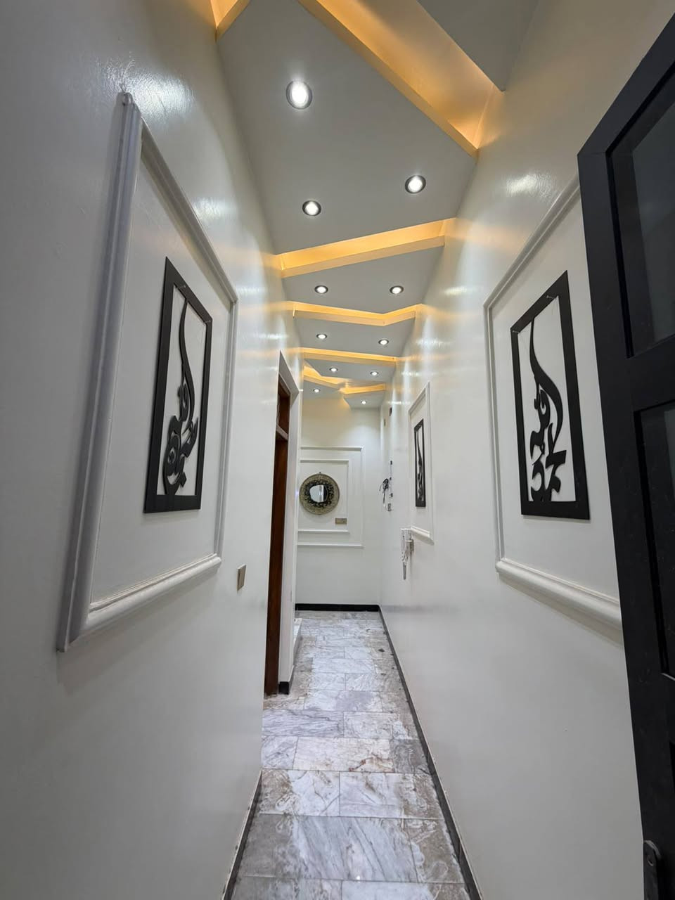 للإيجار في السيدية
بيت50م ✨مواثث

🔹 يحتوي على:
🏠 2غرف نوم
🏠 صالة
🏠 مطبخ
🏠 خدمات

💰 السعر: مليون ربع مال شهرين 

📞 للاستفسار:***********

مكتب حلم عقاري
