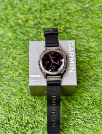 Garmin Fenix 8 • تيتانيوم 51مم • بالضمان