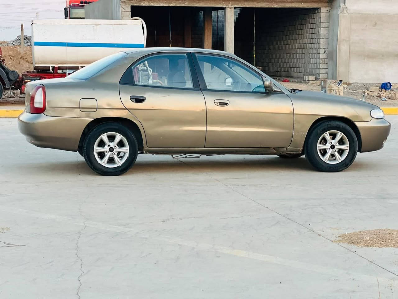 السلام عليكم 
للبيع دايو نوبرا موديل 1998 رقم كركوك سنويه جديد لغايه 2031/9/25 سعر 33 بي مجال مشروع وطني رقم جديد الإنكليزي محرك جديد لاصرف وبخار بل شرط كير اوتماتيك سياره بأسمي وتحويل تاني يوم تاير جديد كهربائية كامل سياره بلادي كله
***********
