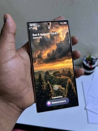 جهاز galaxy s 24 ultra الجهاز خالي من اي مشاكل ونظيف عدا الضهر وكع مني...