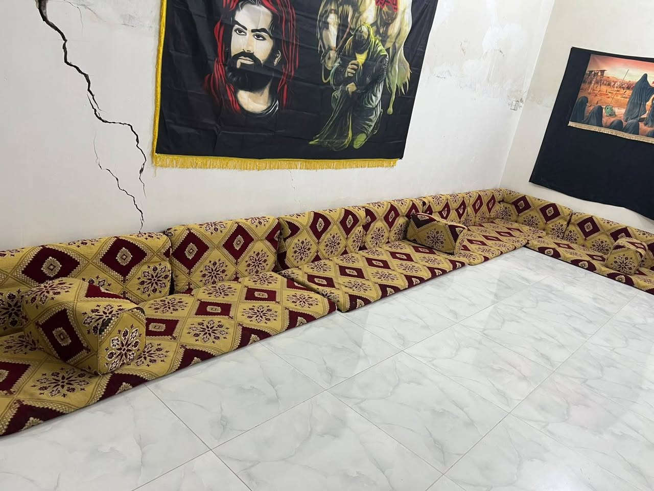 جلسه عربيه 7 دواشك 14 متر نضيفه كامله تجوات ومساند سعرها 160 الشراي يتفضل خاص او الاتصال *********** واتساب فقط عنوان نجف حي ميسان النجف, العراق

