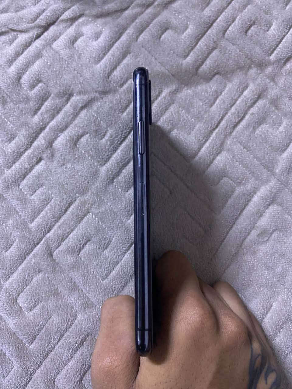ايفون X • ذاكرة ٦٤ • بطارية ١٠٠٪