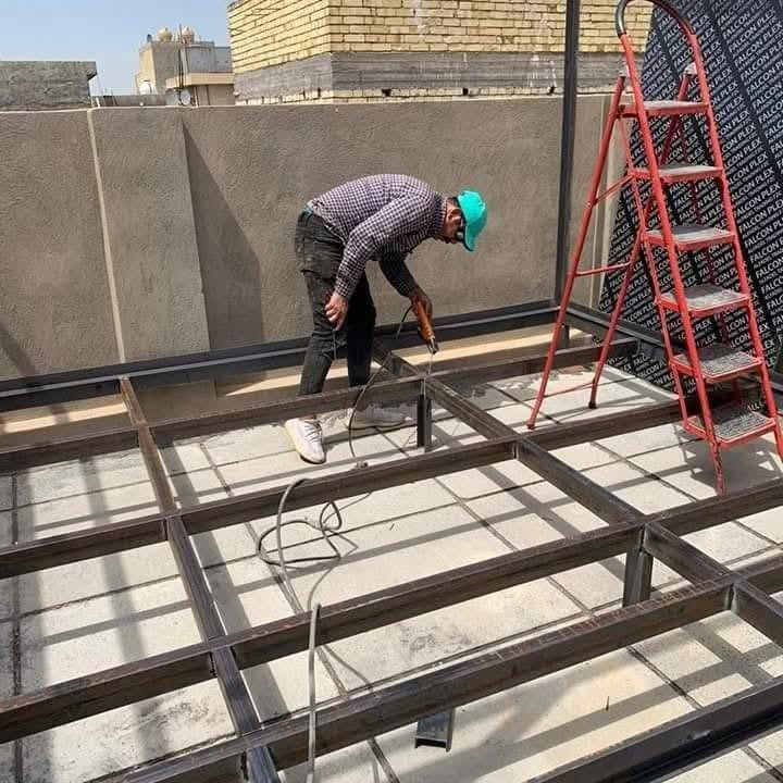 حداده عامه كربلاء ***********
حداد 🛠متنقل🛠 داخل🪟 كربلاء🛠 بيبان 🚪شبابيك🪟 محجرات🛠 قمريات 🛠وغيرها كل🛠 مايخص🛠 الحداده ((🛑اتقان العمال بحسن صوره 🛑)) 
______________________________________

نص مكتوب في الصور:
- السوق المفتوح opensooq