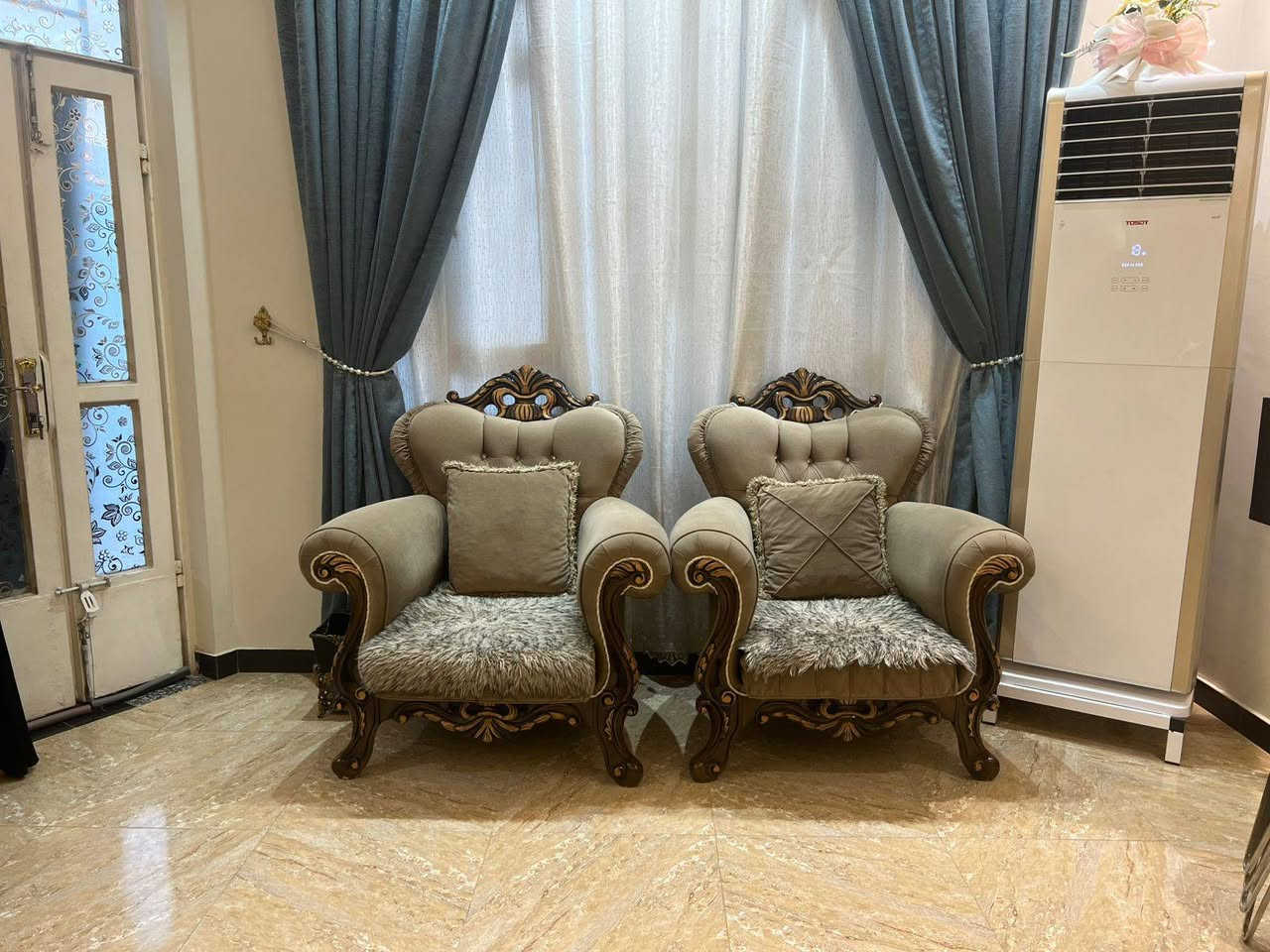 السلام عليكم. هاذا كدامكم تخم رسمي تركي. نضيف مابي اي ضررر.  للبيع السعر 750. وبي مجال.
***********
السلام عليكم. هاذا كدامكم تخم رسمي تركي. نضيف مابي اي ضررر.  للبيع السعر 750. وبي مجال.  ١٠ مقاعد
