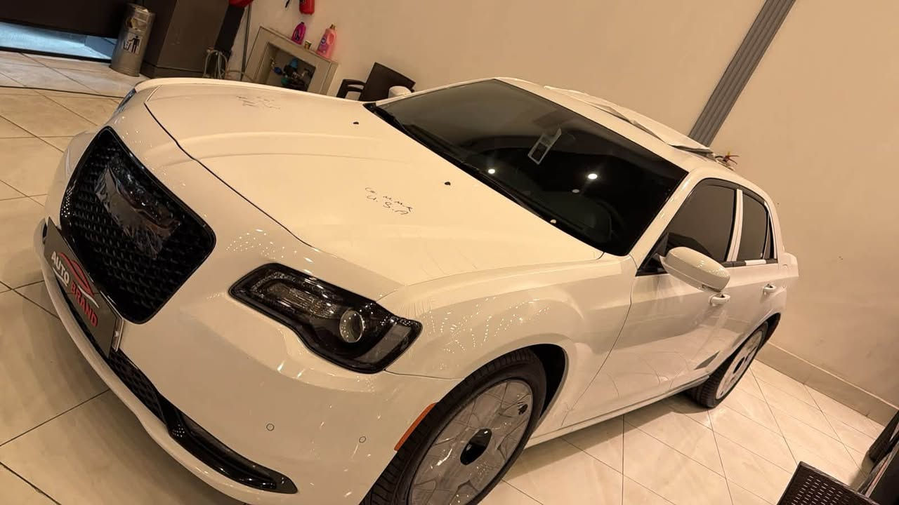 السلام عليكم
اوباما 2023 فئة S300 كلين تايتل كفاله عامة حتى دعاميات  السيارة حيل حلوه وجديدة 

المواصفات 
بانوراما 
شاشه 
بصمة 
حساس امامي 
حساس خلفي 
رادار جانبي 
نقطة عمياء 
شفتات ستيرن 
كشنات تدفئة 
تشغيل عن بعد 
دمام 

وباقي مواصفات ل S المعروفه رقم دهوك بأسمي تحويل ثاني يوم 

مكان السياره / اربيل شارع 40 

للاتصال
***********
***********
