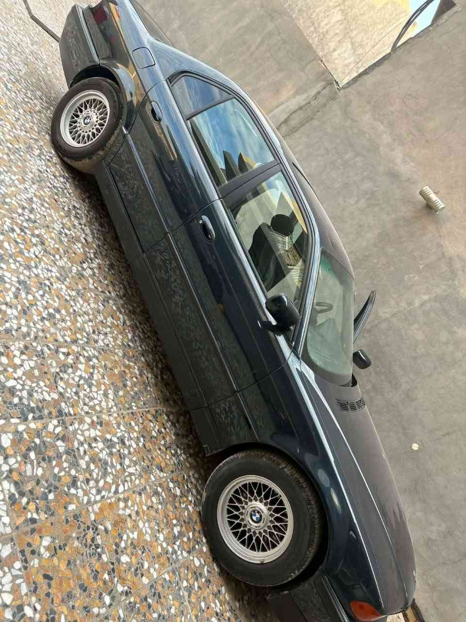 اللهم صلي على محمد وال محمد ❤️
للبيع  BMW 744 i   كاسحة ♦️ رقم بغداد ♦️سعر 79 ♦️
موديل : 1995 سيارة فول  سلايت جنطة شفط كشنات M  الخ..
بيهة ملاحضات جدآ قليلة  تنزل من سعر  ممتفرغلهة  وبلعافية للياخذهة 🩶 *********** العنوان : بغداد الدورة 🇮🇶
