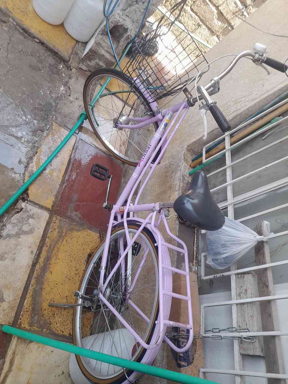 السلام وعليكم بايسكل للبيع العنوان بغداد الامين الثانيه الرقم ***********
