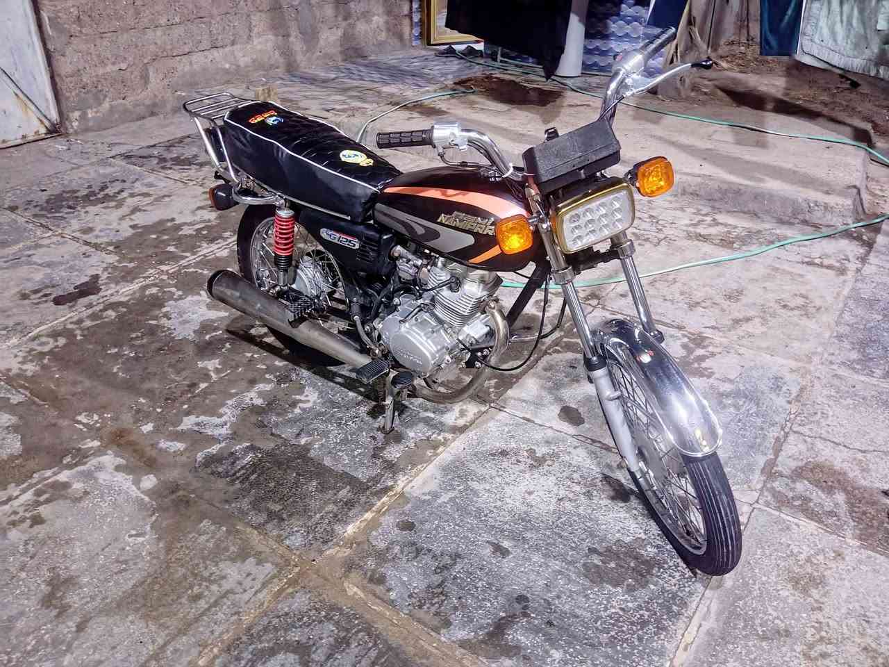 سلام عليكم دراجه للبيع محرك سيجي مشيف كامله من كل النواحي مكان ابو الخصيب رقمي ***********
