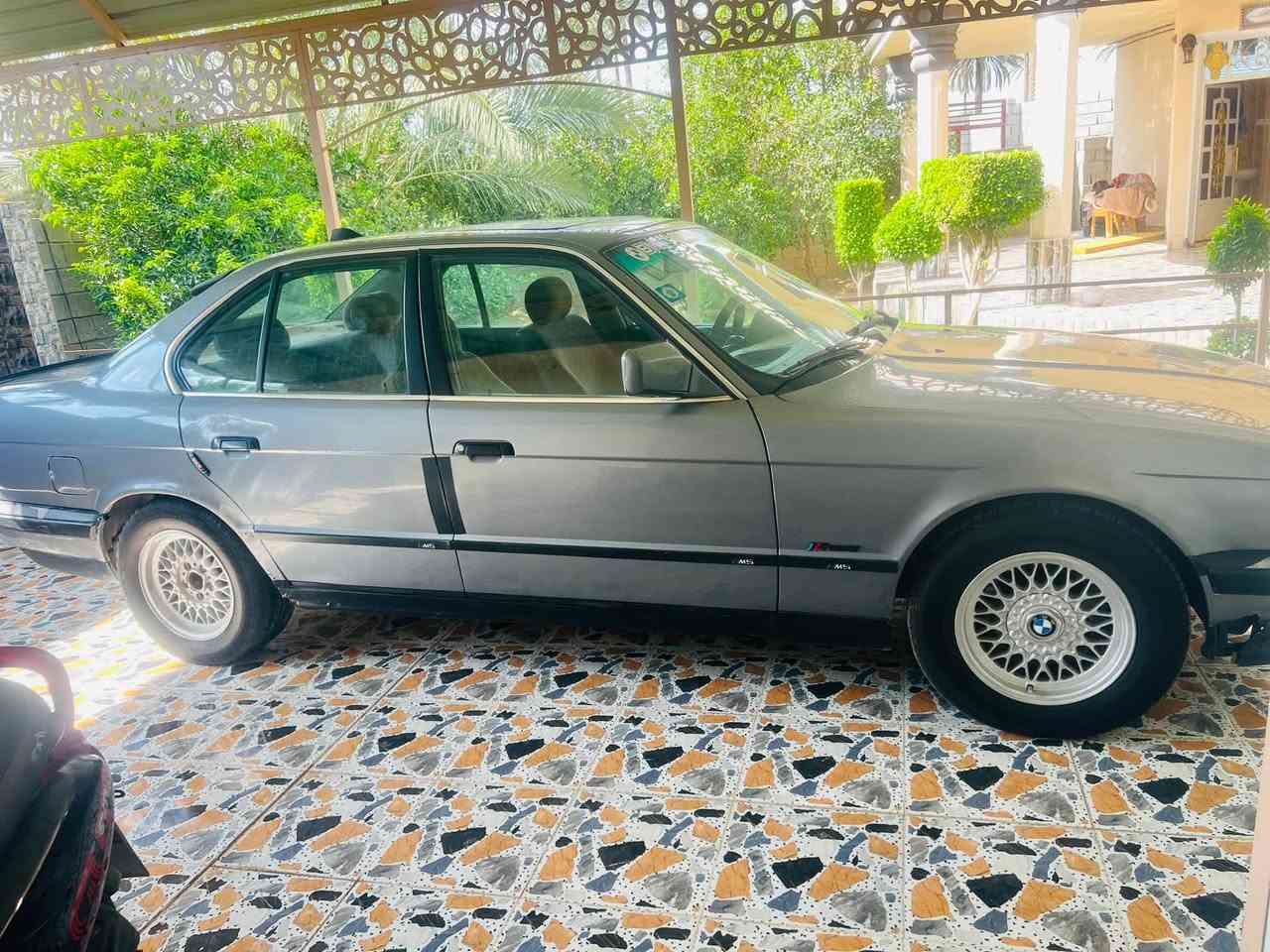 بي ام ٥٢٥ • كير عادي • رقم بغداد