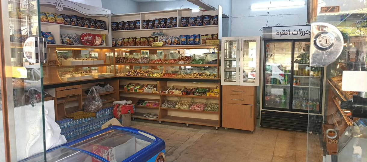 المحل معروض للبيع
عنوان موصل حي البلديات شارع جامع الصايغ 
للتواصل ***********
