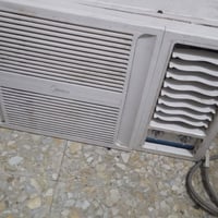 مكيف ميديا 2 طن للبيع.  الجهاز نظيف كلش وبحالة البلادي، واستعماله قليل...