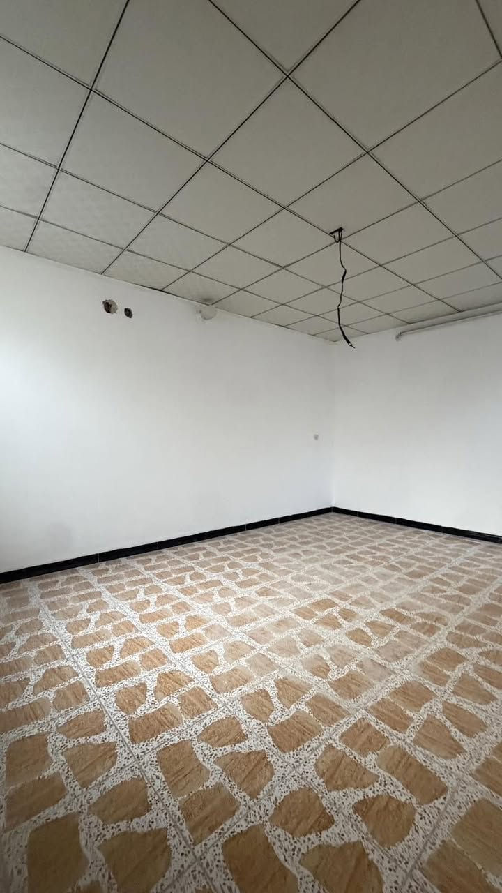 شقه للايجار مساحه الدار 150 متر حي العداله شارع 10🏘️ 
غرفتين  وصاله ومطبخ  وصحيات بناء مرتب
مكتب دار السلام للتفاصيل الاتصال على الارقام الموجوده
***********)  (*********** #بيت #نجف #حي #سلام
