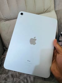 ايباد جيل 10 • نظيف مامفتوح • اغراض كاملة