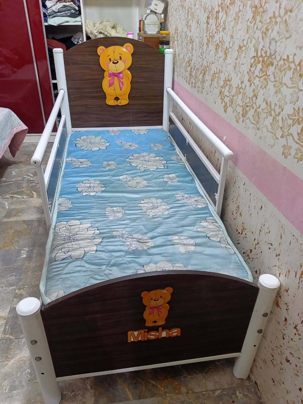 بغداد • سرير اطفال